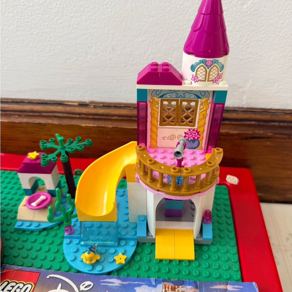 Lego Disney 41160 Ariel's Seaside Castle Little Mermaid 99%Complete Set & Manual - Picture 3 of 4